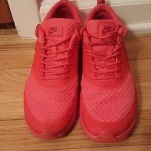 Women Nike Thea sneakers
